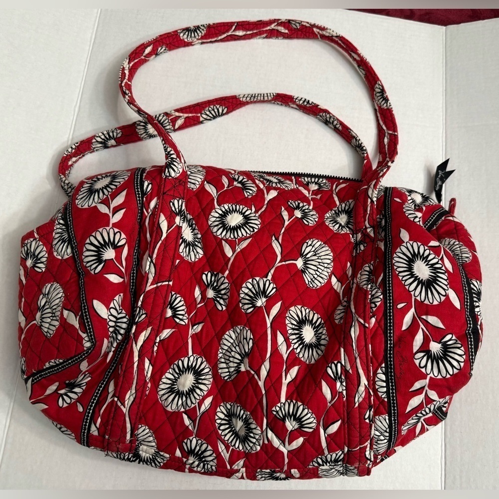 VERA BRADLEY TRAVEL Floral Red Quilted Women's Bag